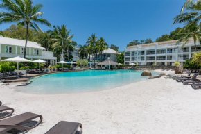 Beach Club Apartment 3436, with private roof terrace and spa